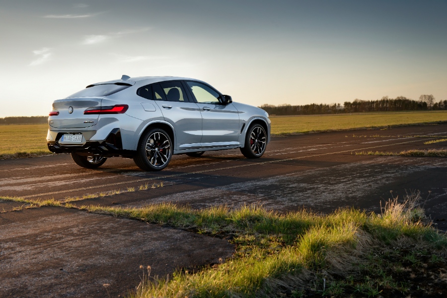 بي-ام-دبليو-x4-2023-المربع-نت-17