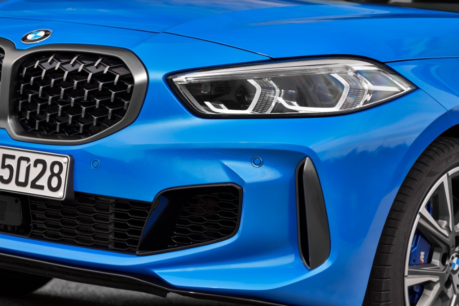 بي-ام-دبليو-الفئة-الأولى-2023-المربع-نت-25