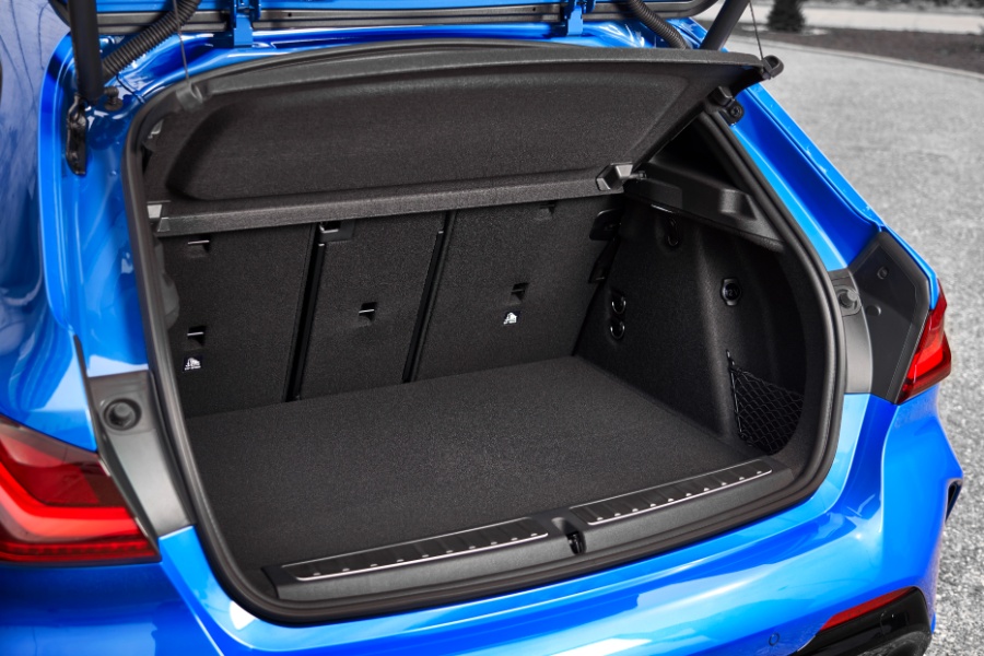 بي-ام-دبليو-الفئة-الأولى-2023-المربع-نت-26