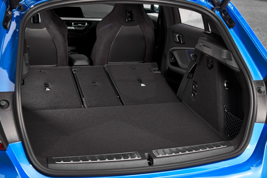 بي-ام-دبليو-الفئة-الأولى-2023-المربع-نت-27