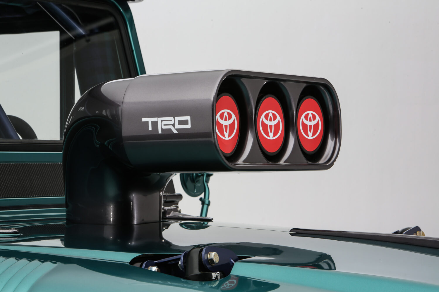 تويوتا تدشن FJ بروزر الاختبارية بتعديلات فائقة للطرق الوعرة و محرك V8 من سيارة ناسكار تويوتا تدشن FJ بروزر الاختبارية بتعديلات فائقة للطرق الوعرة و محرك V8 من سيارة ناسكار 10