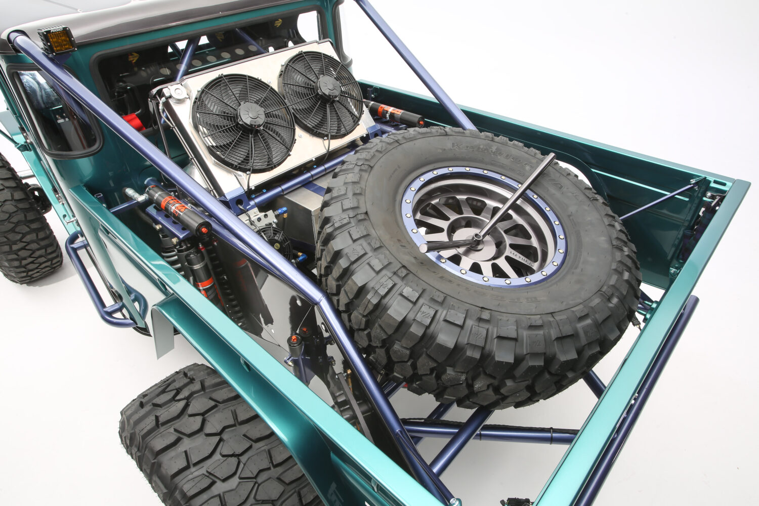 تويوتا تدشن FJ بروزر الاختبارية بتعديلات فائقة للطرق الوعرة و محرك V8 من سيارة ناسكار تويوتا تدشن FJ بروزر الاختبارية بتعديلات فائقة للطرق الوعرة و محرك V8 من سيارة ناسكار 19