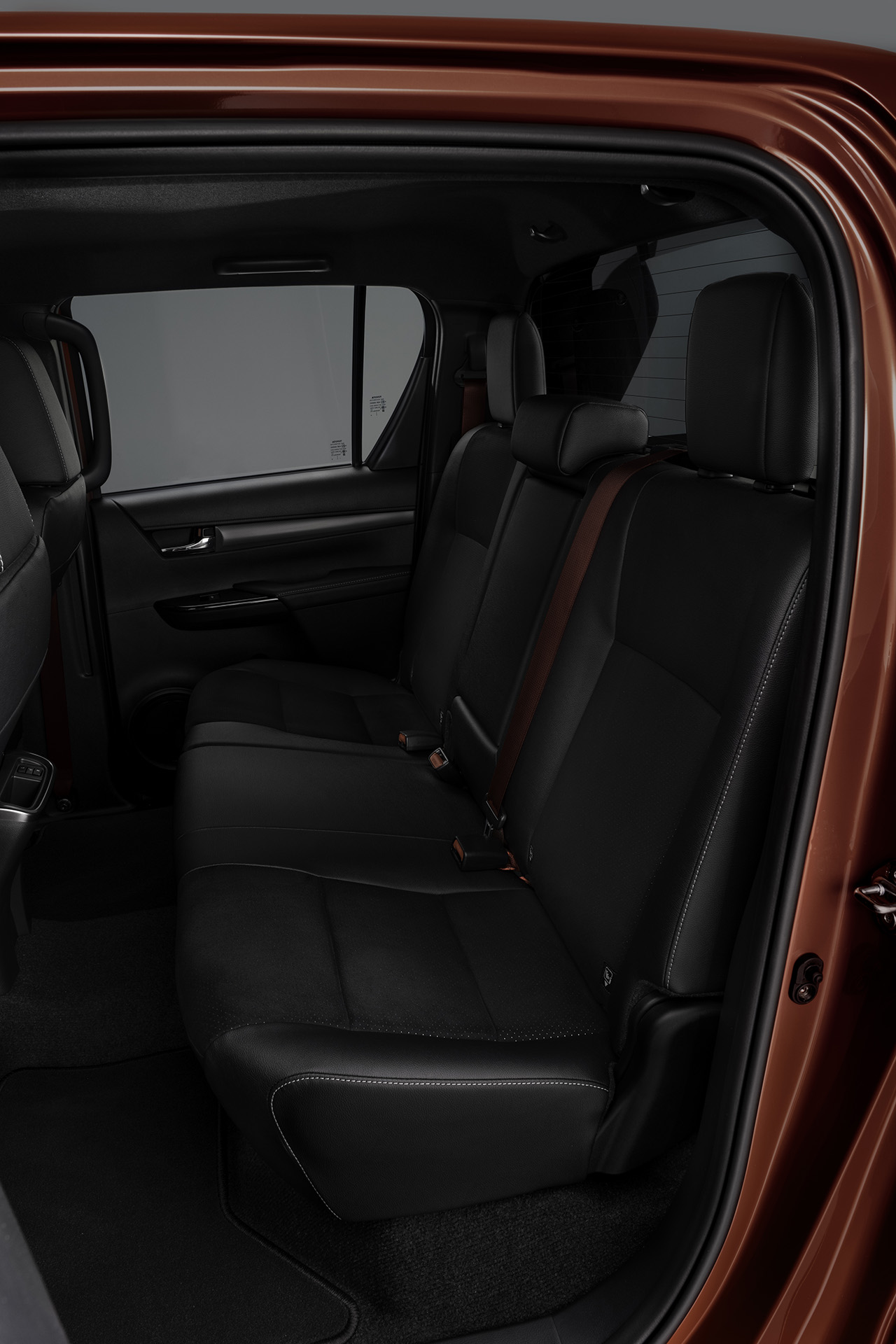 تويوتا هايلكس 2024 تحصل على إصدار GR سبورت بترقيات خاصة للطرقات الوعرة تويوتا هايلكس 2024 تحصل على إصدار GR سبورت بترقيات خاصة للطرقات الوعرة 3