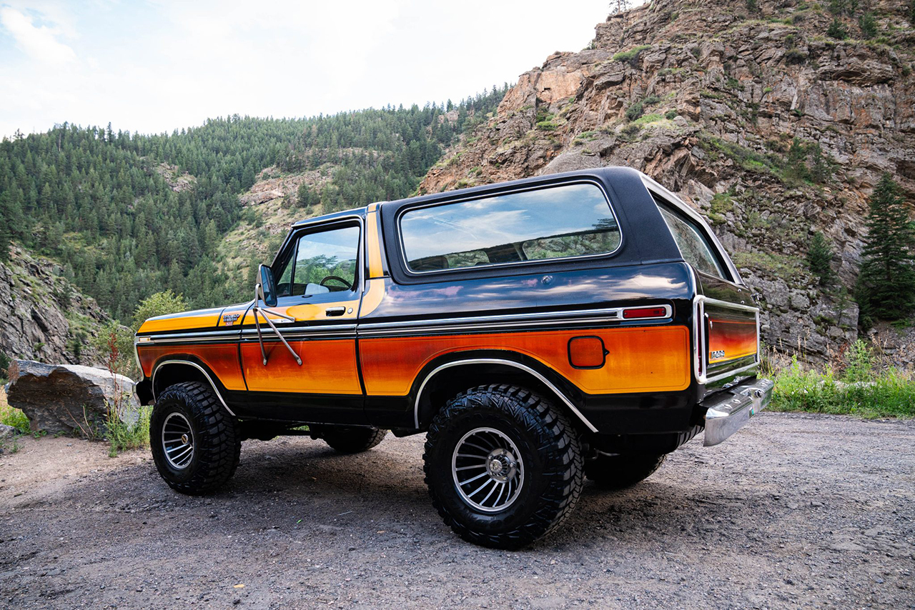 نسخة رائعة من فورد برونكو 1979 الكلاسيكية تحصل على محرك V8 حديث نسخة رائعة من فورد برونكو 1979 الكلاسيكية تحصل على محرك V8 حديث 6