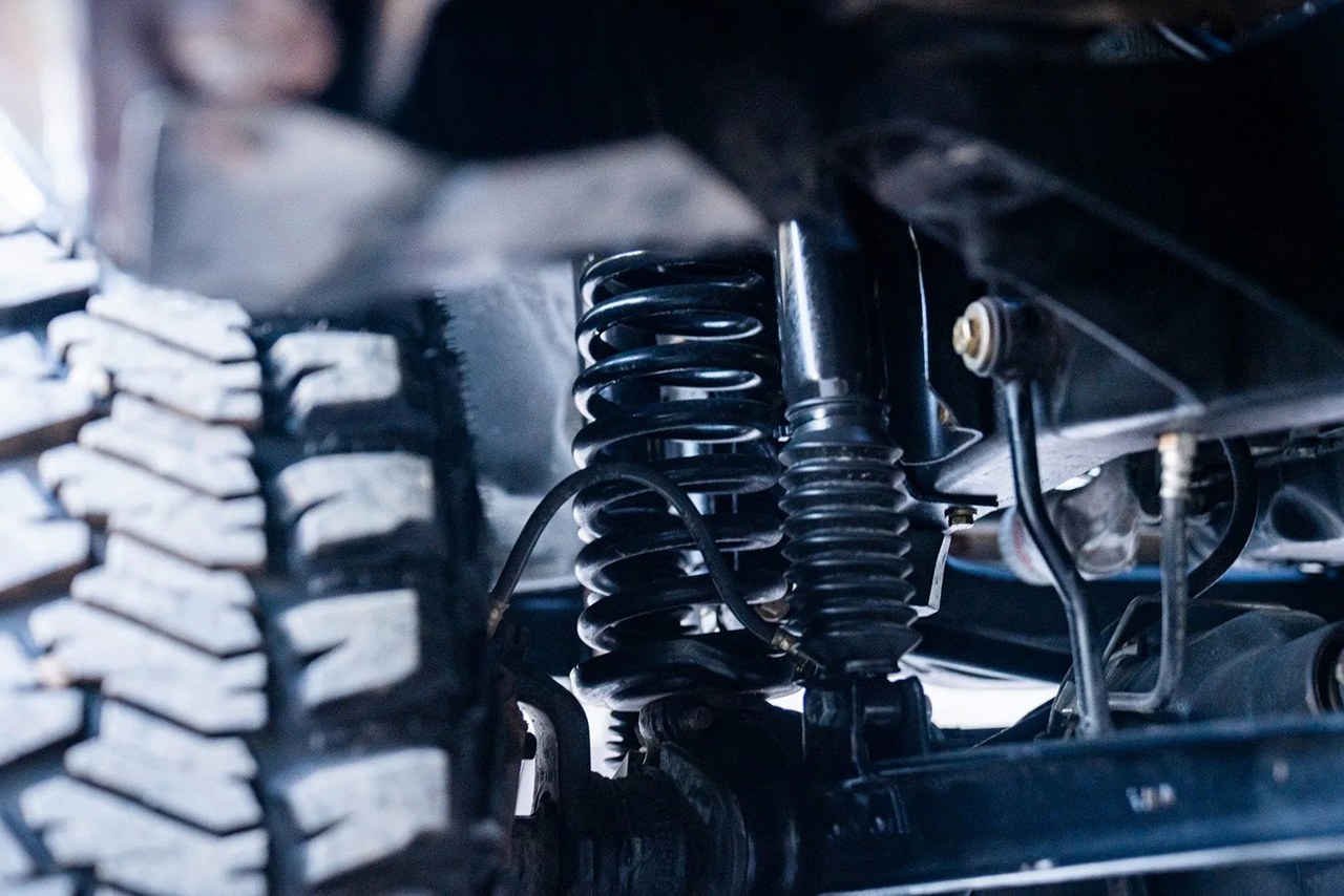 نسخة رائعة من فورد برونكو 1979 الكلاسيكية تحصل على محرك V8 حديث نسخة رائعة من فورد برونكو 1979 الكلاسيكية تحصل على محرك V8 حديث 12