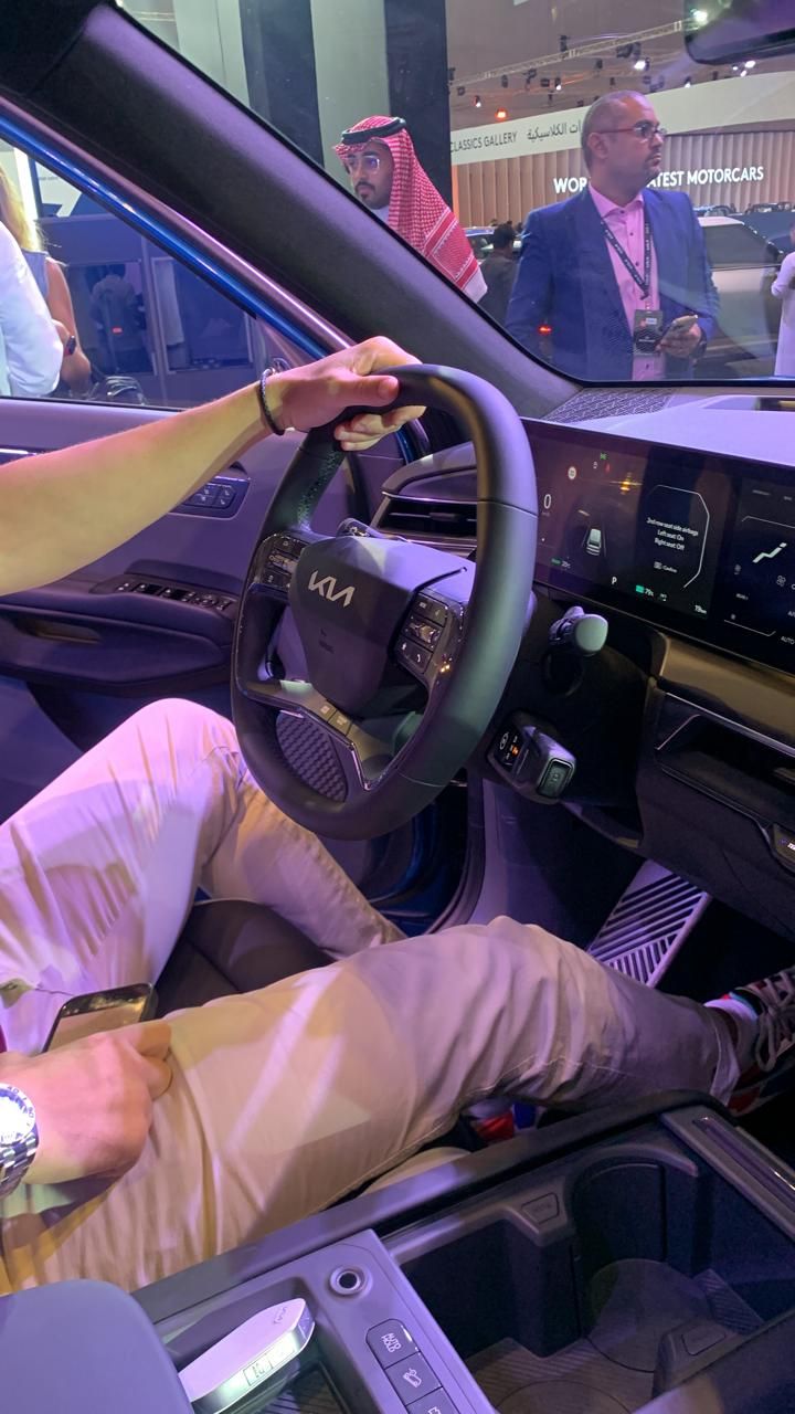 كيا تدشن EV9 الفاخرة الكهربائية في قطر ضمن فعاليات معرض جنيف الدولي 2