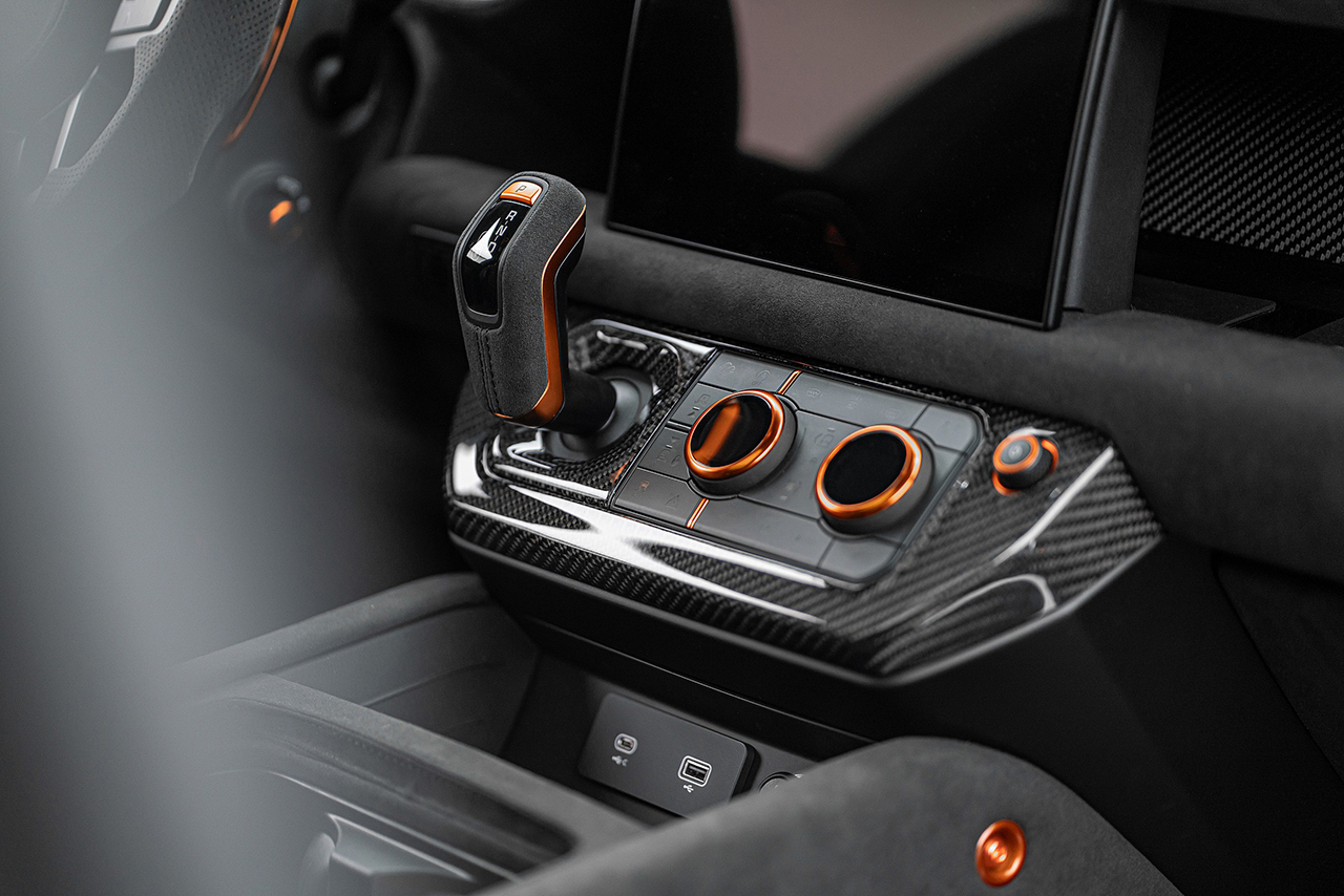 لاندروفر ديفندر تحصل على إصدار أسود جذاب من مانسوري بقوة 650 حصان لاندروفر ديفندر تحصل على إصدار أسود جذاب من مانسوري بقوة 650 حصان 21