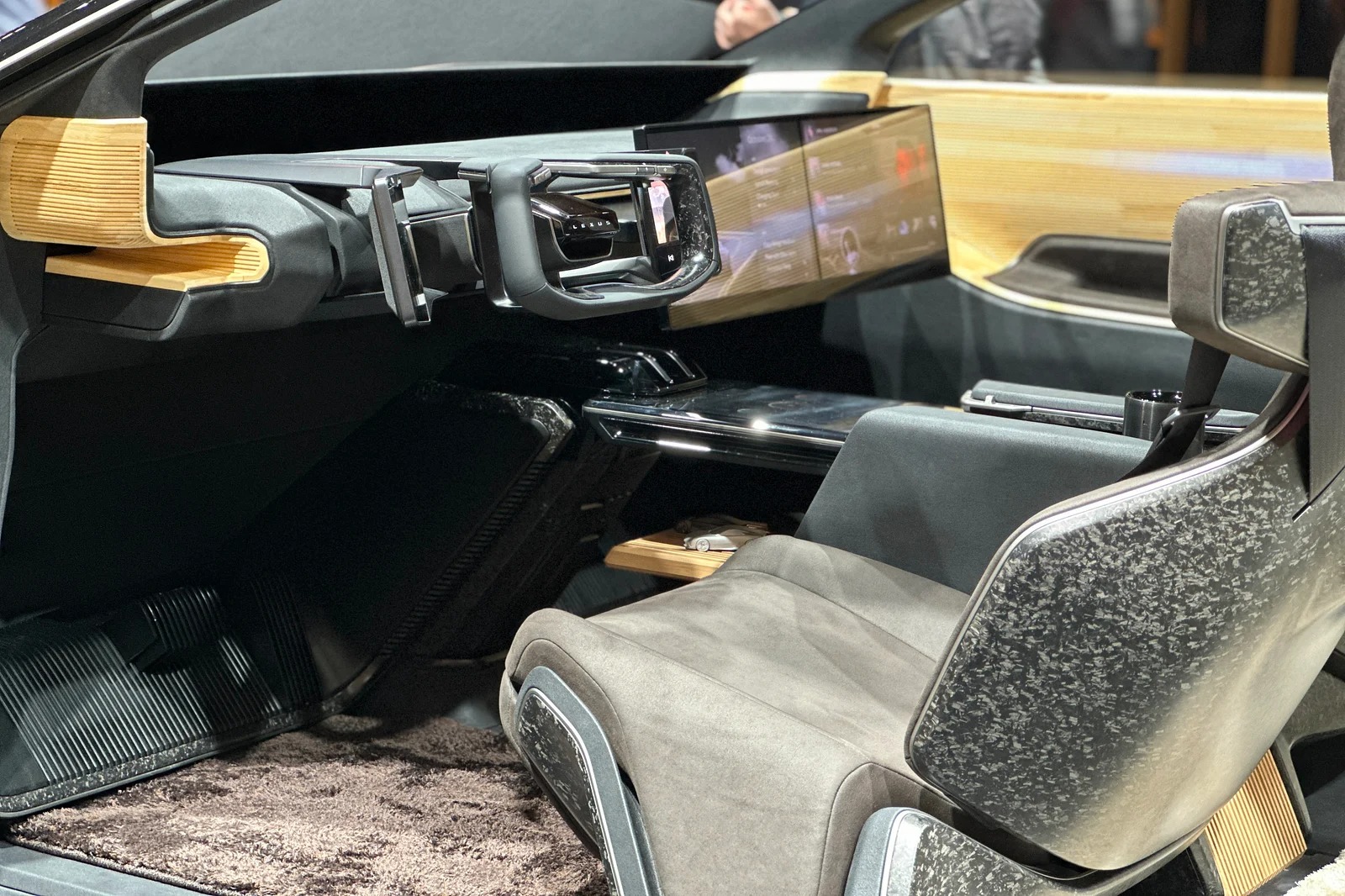 هذه أبرز 13 سيارة جديدة تم تدشينها في معرض طوكيو 2023 لكزس LF-ZL الاختبارية