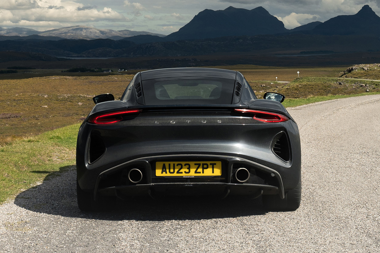 تعرف على أسرع 10 سيارات في العالم بمحركات 4 سلندر لوتس إميره I4 موديل 2024