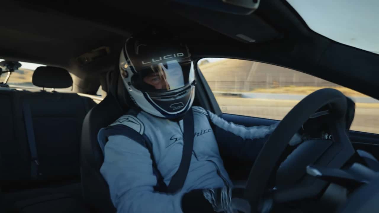 لوسيد تستعرض الأداء المدهش لسيارة اير فئة "الزفير"، أقوى سيدان بالعالم، في حلبة أمريكية لوسيد تستعرض الأداء المدهش لسيارة اير فئة "الزفير"، أقوى سيدان بالعالم، في حلبة أمريكية 5