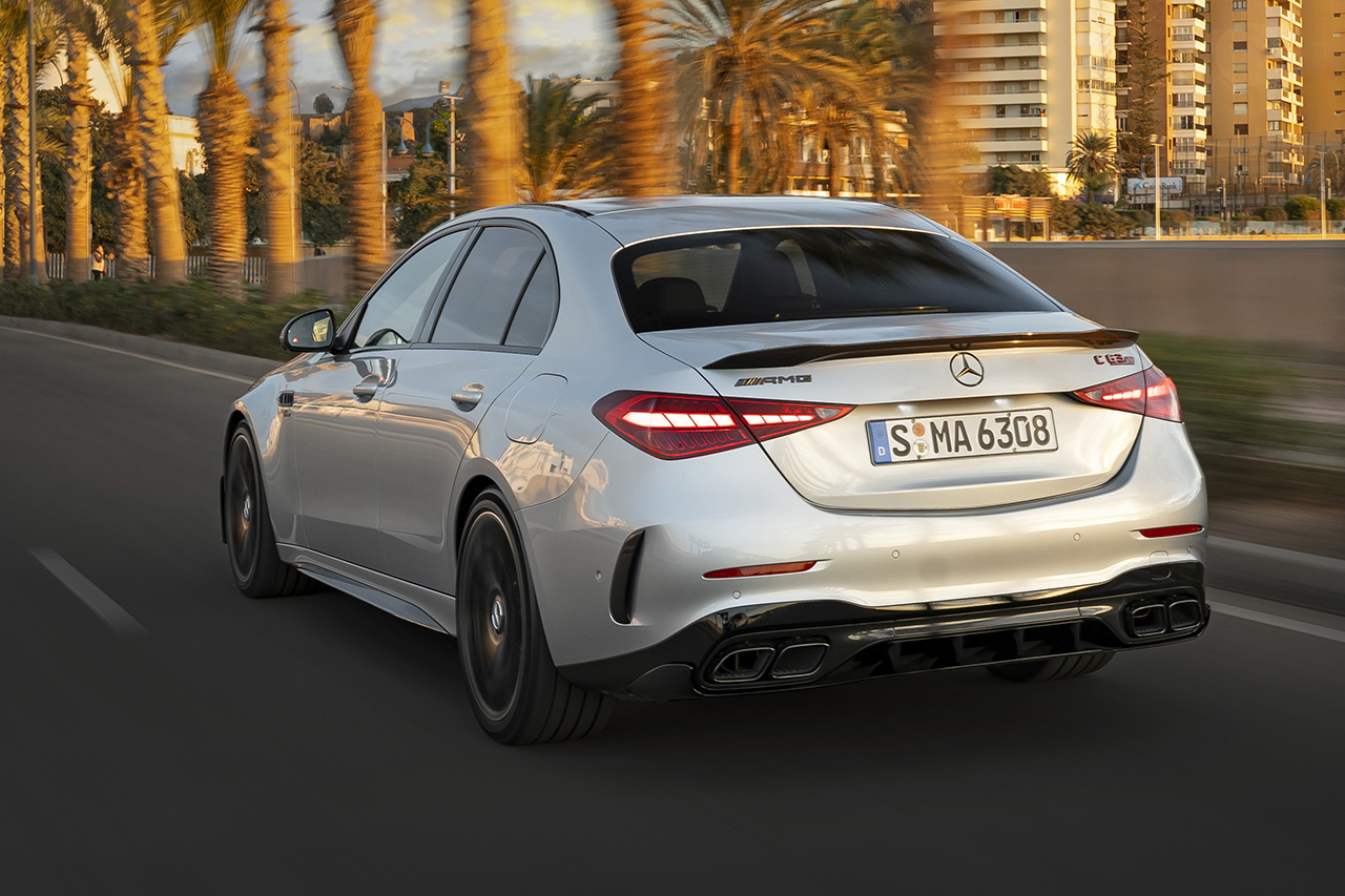 تعرف على أسرع 10 سيارات في العالم بمحركات 4 سلندر مرسيدس AMG C63 SE موديل 2024