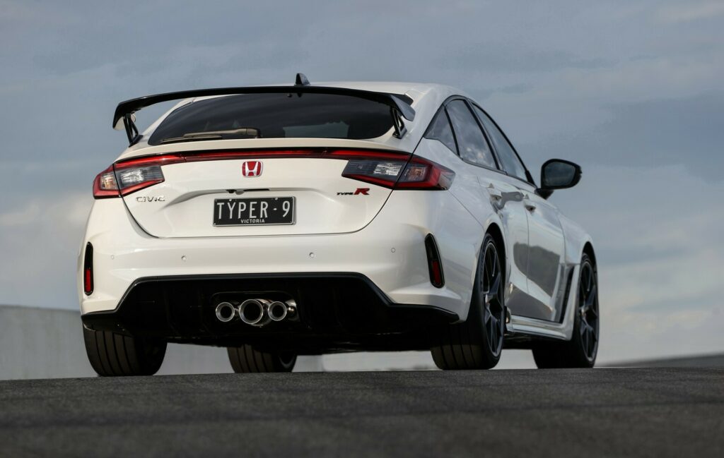 تعرف على أسرع 10 سيارات في العالم بمحركات 4 سلندر تعرف على أسرع 10 سيارات في العالم بمحركات 4 سلندر 1