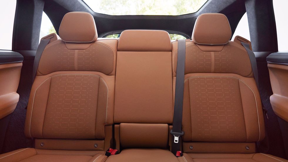 كم سعر لوسيد جرافيتي 2025 Lucid Gravity؟ إليكم مواصفاتها كاملة صور لوسيد جرافيتي 2025 Lucid Gravity من الداخل