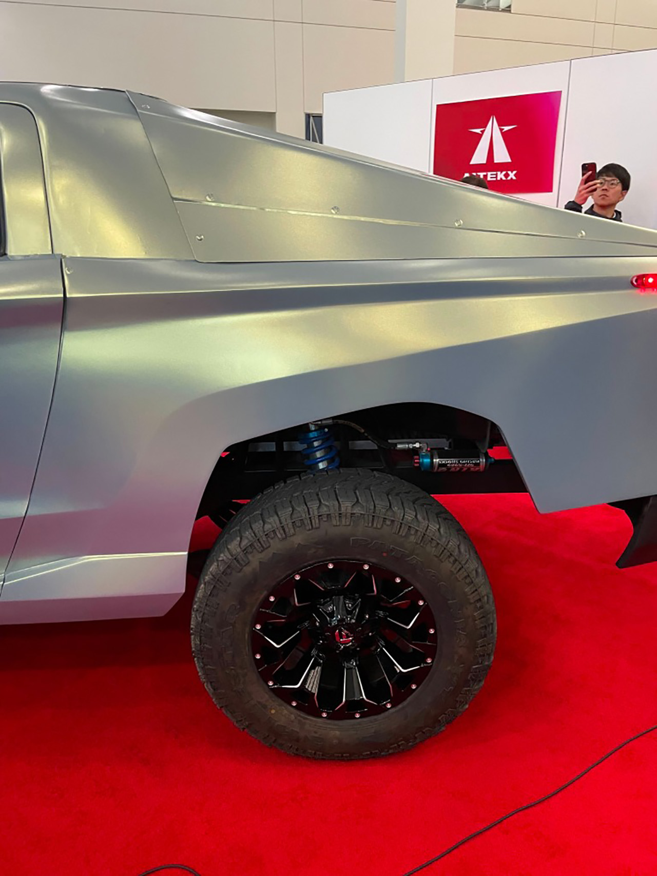 ايتكس روبوتراك هي شاحنة كهربائية جديدة كلياً لمنافسة تيسلا سايبرتراك ايتكس روبوتراك هي شاحنة كهربائية جديدة كلياً لمنافسة تيسلا سايبرتراك 16