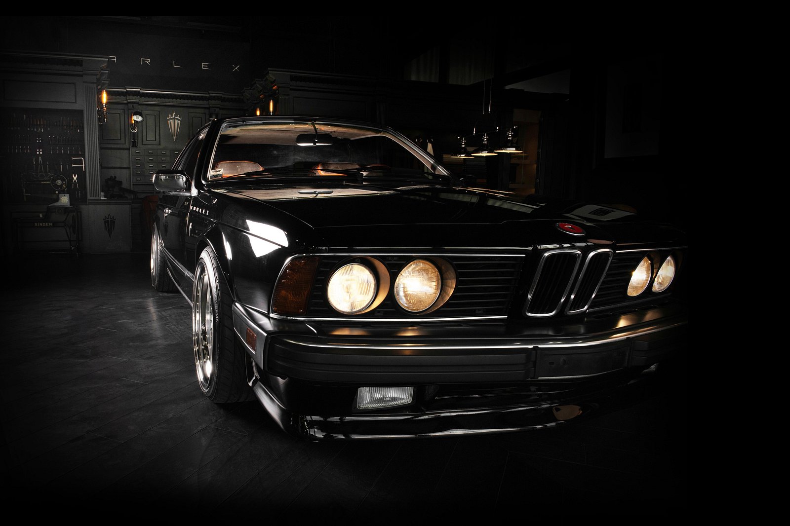 بي ام دبليو 635 CLX الكلاسيكية تحصل على عملية تجديد فاخرة من كارليكس ديزاين البولندية بي ام دبليو 635 CLX