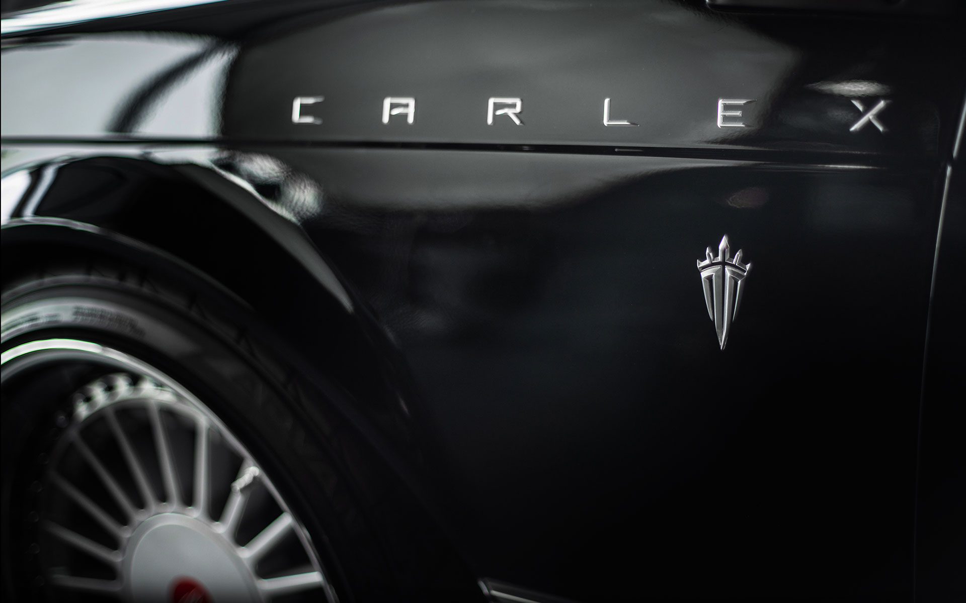 بي ام دبليو 635 CLX الكلاسيكية تحصل على عملية تجديد فاخرة من كارليكس ديزاين البولندية بي ام دبليو 635 CLX الكلاسيكية تحصل على عملية تجديد فاخرة من كارليكس ديزاين البولندية 7