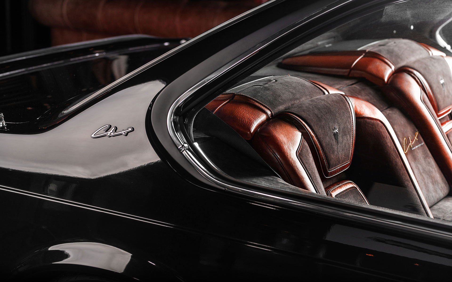 بي ام دبليو 635 CLX الكلاسيكية تحصل على عملية تجديد فاخرة من كارليكس ديزاين البولندية بي ام دبليو 635 CLX الكلاسيكية تحصل على عملية تجديد فاخرة من كارليكس ديزاين البولندية 12