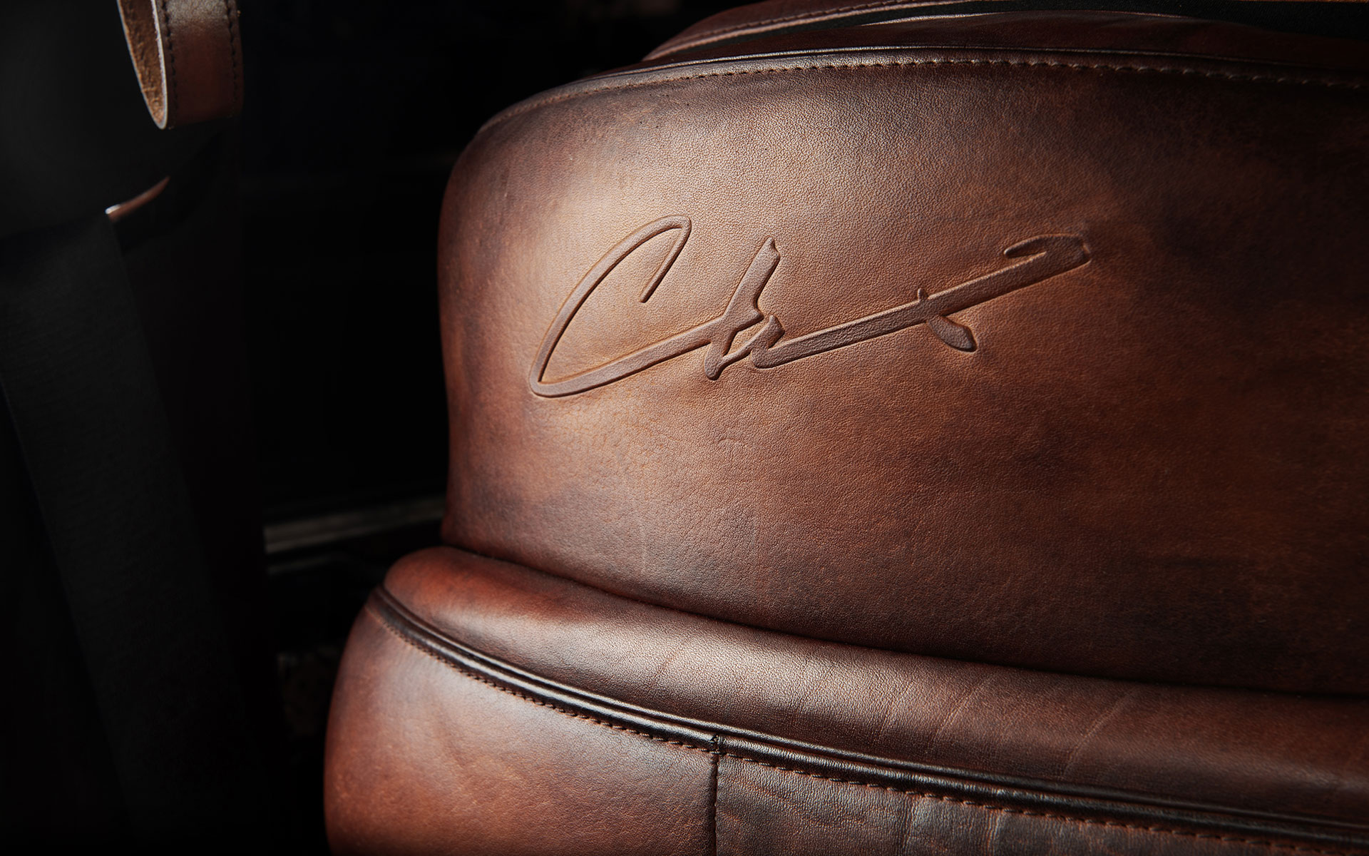 بي ام دبليو 635 CLX الكلاسيكية تحصل على عملية تجديد فاخرة من كارليكس ديزاين البولندية بي ام دبليو 635 CLX الكلاسيكية تحصل على عملية تجديد فاخرة من كارليكس ديزاين البولندية 10