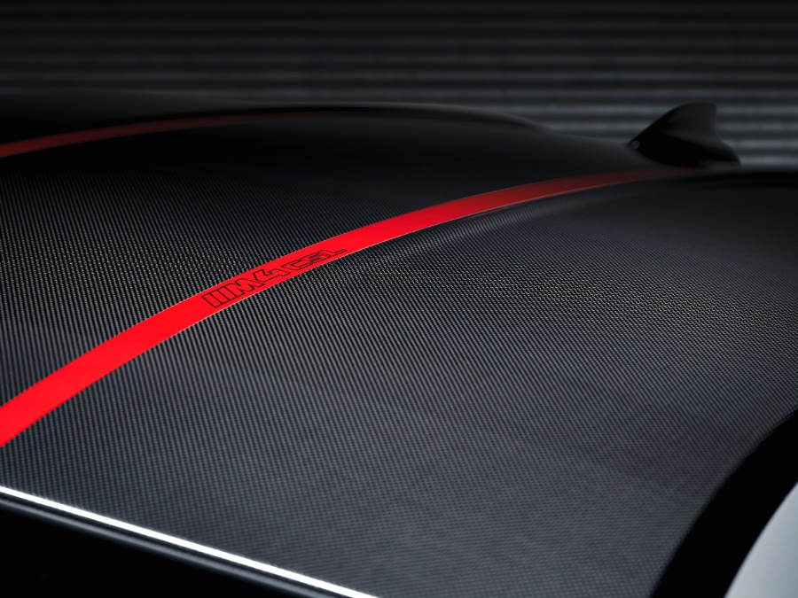 بي-ام-دبليو-m4-csl-المربع-نت-1