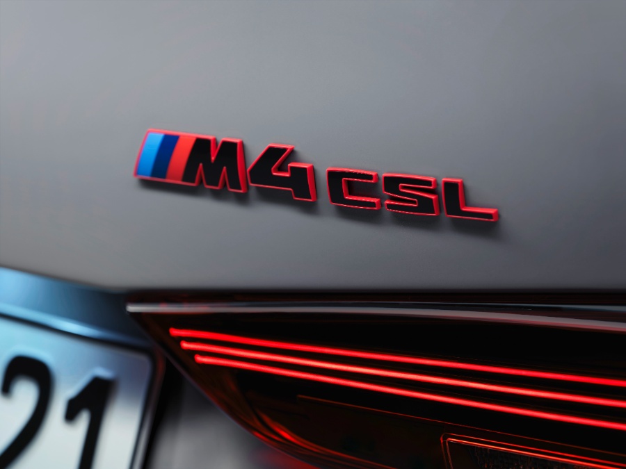 بي-ام-دبليو-m4-csl-المربع-نت-9