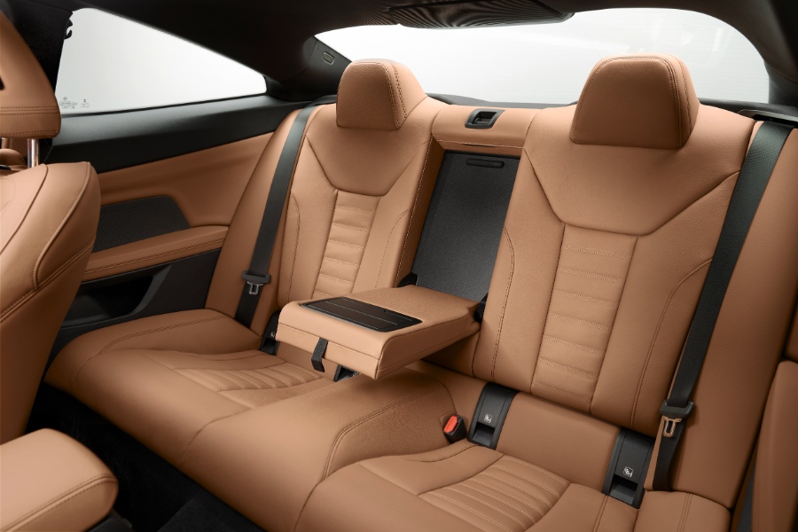 بي-ام-دبليو-الفئة-الرابعة-كوبيه-2023-39