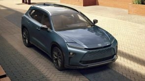 تسرب تويوتا كراون سيغنيا موديل 2025 الجديدة كلياً قبل ساعات من التدشين الرسمي تويوتا كراون سيغنيا