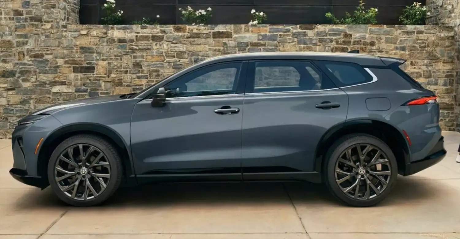 تسرب تويوتا كراون سيغنيا موديل 2025 الجديدة كلياً قبل ساعات من التدشين الرسمي تسرب تويوتا كراون سيغنيا موديل 2025 الجديدة كلياً قبل ساعات من التدشين الرسمي 2