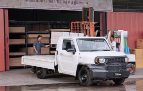 تويوتا تطرح شاحنة هايلكس تشامب الجديدة كلياً في آسيا بثلاثة محركات وتصميم عضلي تويوتا تطرح شاحنة هايلكس تشامب الجديدة كلياً في آسيا بثلاثة محركات وتصميم عضلي 11