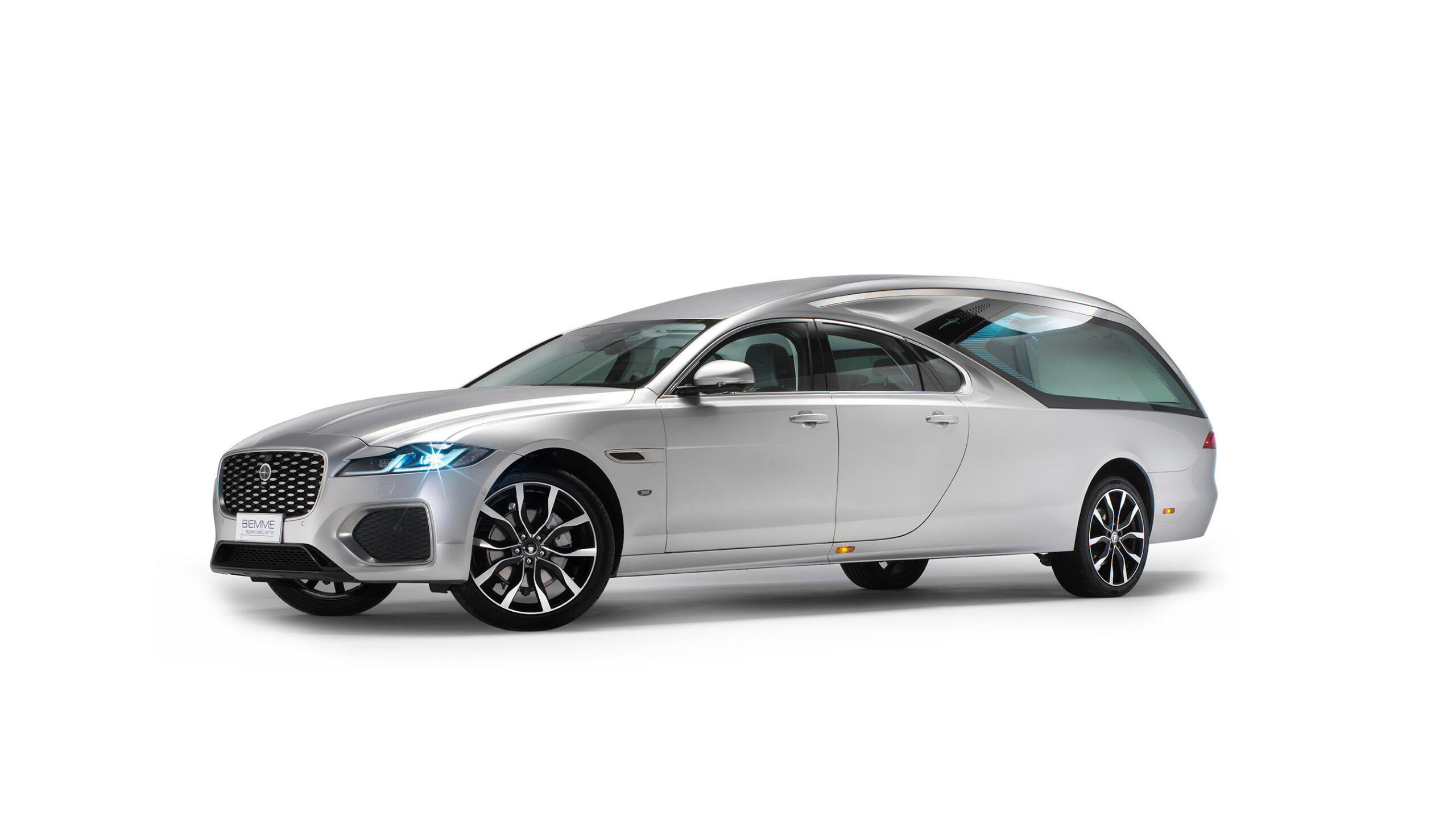 رولزرويس جوست ومرسيدس CLS تحصلان على نسخ مخصصة لنقل الموتى رولزرويس جوست ومرسيدس CLS تحصلان على نسخ مخصصة لنقل الموتى 11