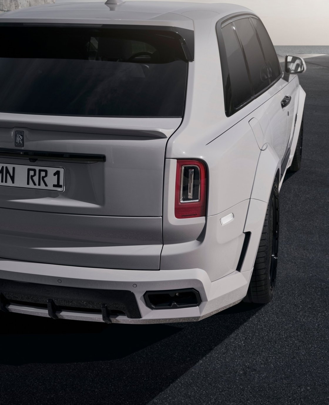 رولزرويس كولينان تخضع لتعديلات خارجية غريبة مع ازدياد عرضها وارتفاع قوتها إلى 707 حصان رولزرويس كولينان تخضع لتعديلات خارجية غريبة مع ازدياد عرضها وارتفاع قوتها إلى 707 حصان 3