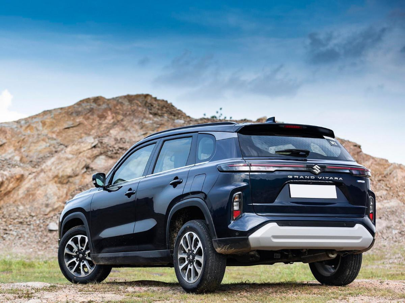 سوزوكي جراند فيتارا 2023 من الخارج