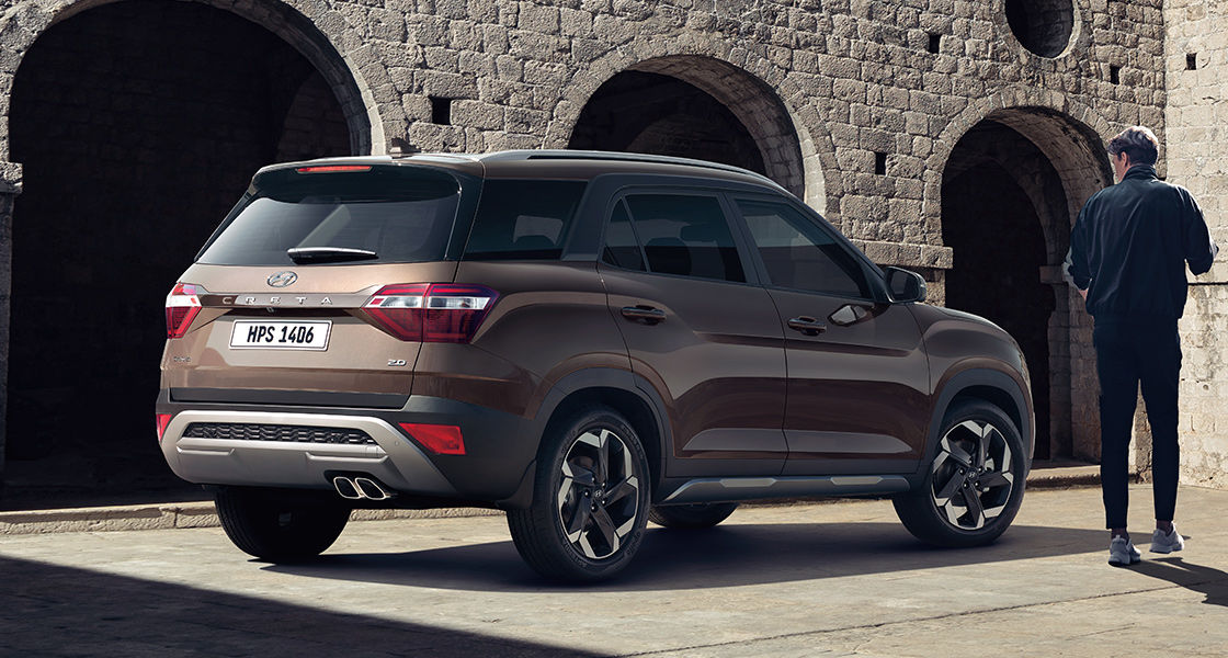 سيارة هونداي ۲۰۲٤ كريتا تعرف على مواصفاتها وابرز الاختلافات بين فئات موديل 2024 في السعودية سيارة هونداي ۲۰۲٤ كريتا جراند من الخلف