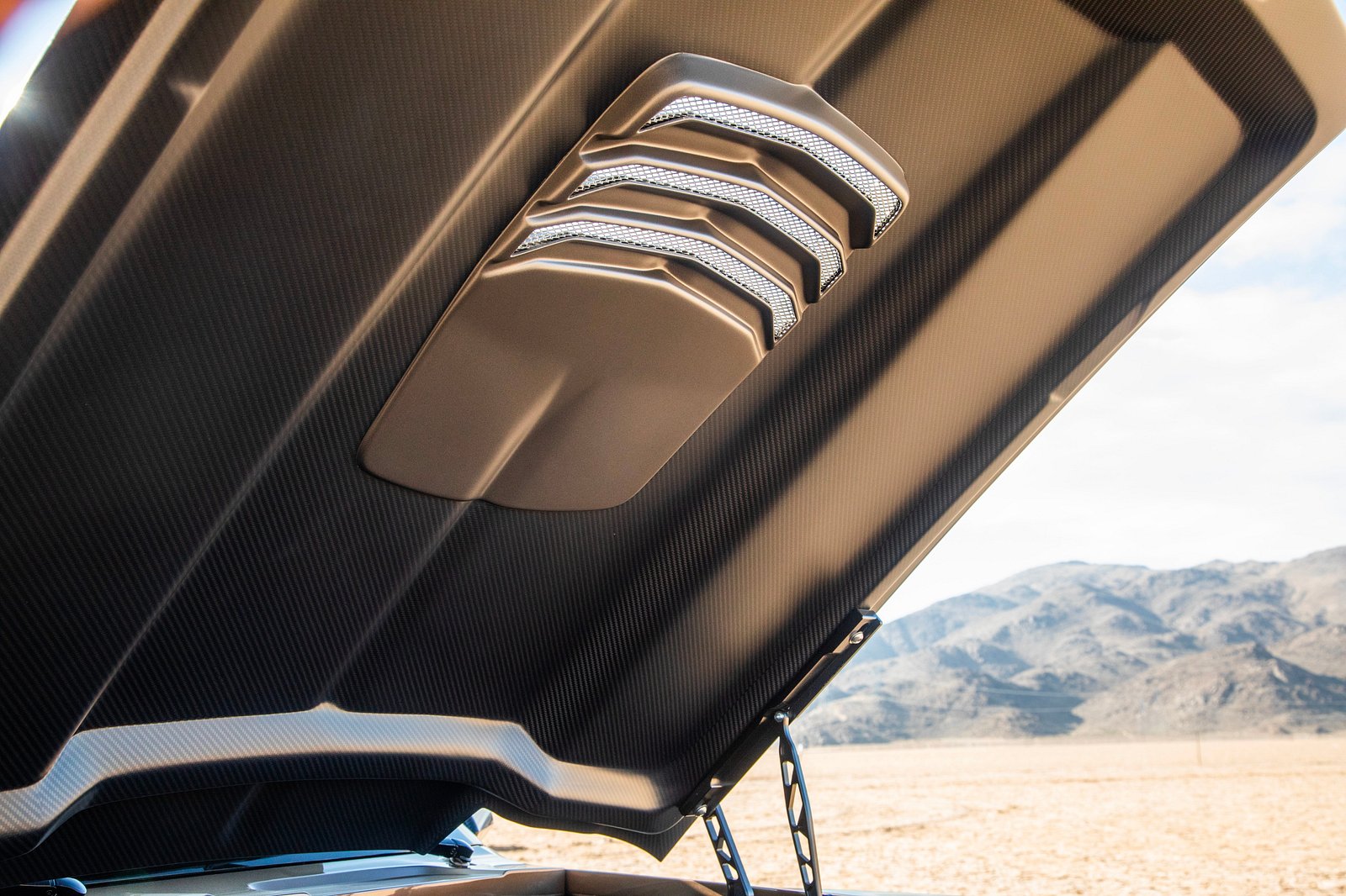 شيفروليه كامارو 1969 تعود للحياة بتعديلات عصرية رائعة وقوة 1,200 حصان شيفروليه كامارو 1969 تعود للحياة بتعديلات عصرية رائعة وقوة 1,200 حصان 9