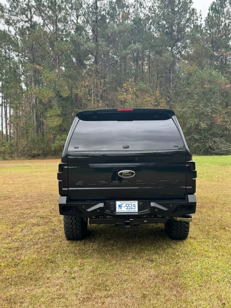 شاحنة فورد F-250 تتحول إلى SUV ضخمة لتسعة ركاب مع عزم دوران 1,625 نيوتن متر شاحنة فورد F-250 تتحول إلى SUV ضخمة لتسعة ركاب مع عزم دوران 1,625 نيوتن متر 9