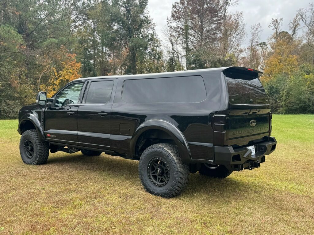 شاحنة فورد F-250 تتحول إلى SUV ضخمة لتسعة ركاب مع عزم دوران 1,625 نيوتن متر شاحنة فورد F-250 تتحول إلى SUV ضخمة لتسعة ركاب مع عزم دوران 1,625 نيوتن متر 10