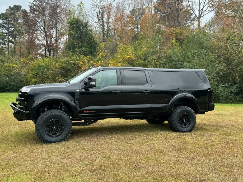 شاحنة فورد F-250 تتحول إلى SUV ضخمة لتسعة ركاب مع عزم دوران 1,625 نيوتن متر شاحنة فورد F-250 تتحول إلى SUV ضخمة لتسعة ركاب مع عزم دوران 1,625 نيوتن متر 5