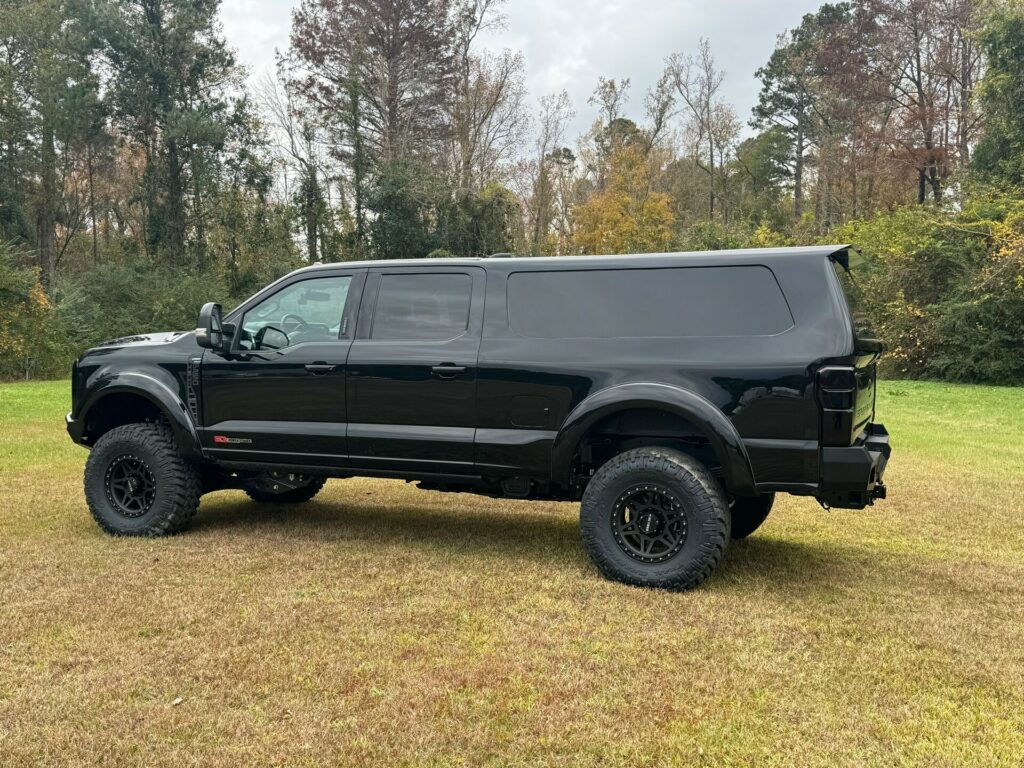 شاحنة فورد F-250 تتحول إلى SUV ضخمة لتسعة ركاب مع عزم دوران 1,625 نيوتن متر شاحنة فورد F-250 تتحول إلى SUV ضخمة لتسعة ركاب مع عزم دوران 1,625 نيوتن متر 4