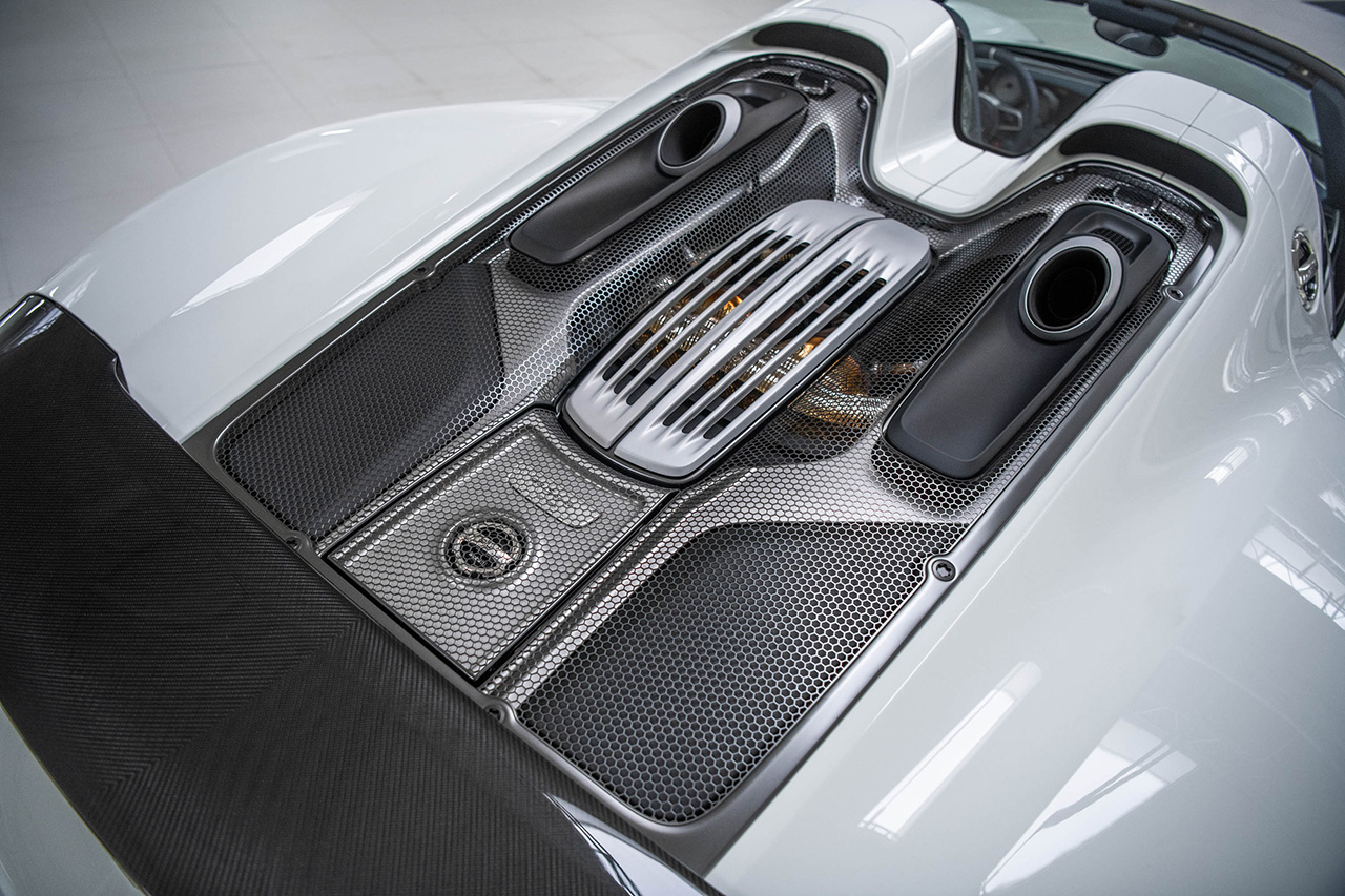 بورش 918 سبايدر بإصدار حصري للغاية تحقق سعر قياسي جديد بعد بيعها في مزاد علني بورش 918 سبايدر بإصدار حصري للغاية تحقق سعر قياسي جديد بعد بيعها في مزاد علني 5