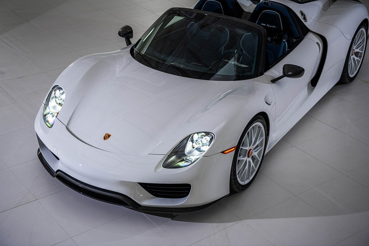 بورش 918 سبايدر بإصدار حصري للغاية تحقق سعر قياسي جديد بعد بيعها في مزاد علني بورش 918 سبايدر بإصدار حصري للغاية تحقق سعر قياسي جديد بعد بيعها في مزاد علني 18