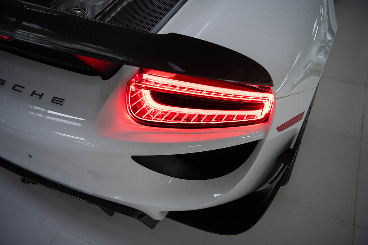 بورش 918 سبايدر بإصدار حصري للغاية تحقق سعر قياسي جديد بعد بيعها في مزاد علني بورش 918 سبايدر بإصدار حصري للغاية تحقق سعر قياسي جديد بعد بيعها في مزاد علني 14