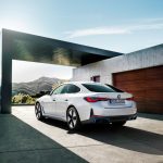 بي-ام-دبليو-الفئة-الرابعة-الكهربائية-2023-2