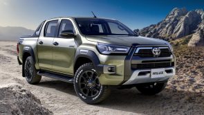 تويوتا هايلكس تحصل على إصدار ريفو روكو الجديد بالعديد من التجهيزات الرياضية تويوتا هايلكس ريفو روكو