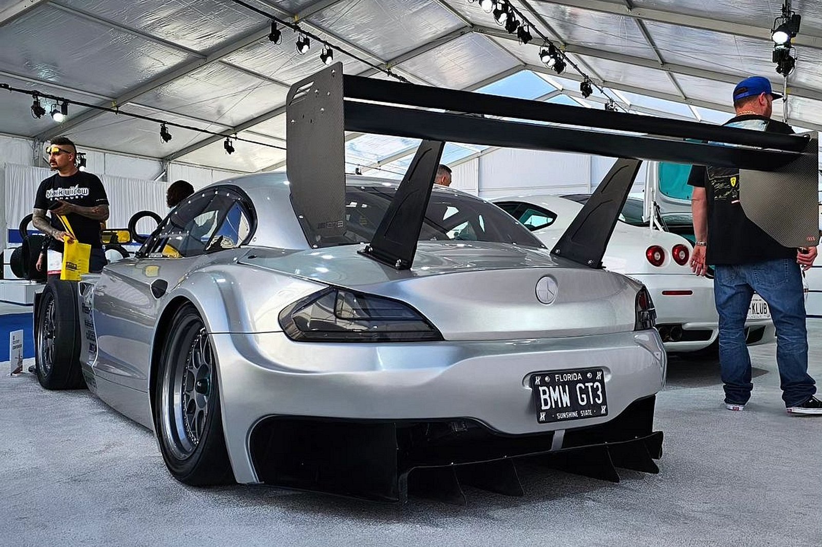 تعرف على بعض أجرأ وأغرب السيارات المعدلة خلال عام 2023 تعرف على بعض أجرأ وأغرب السيارات المعدلة خلال عام 2023 4