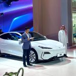 جيلي في معرض الرياض تكشف عن طراز كهربائي وآخر يعمل بالميثانول وسيارة سيدان متوسطة الحجم 1