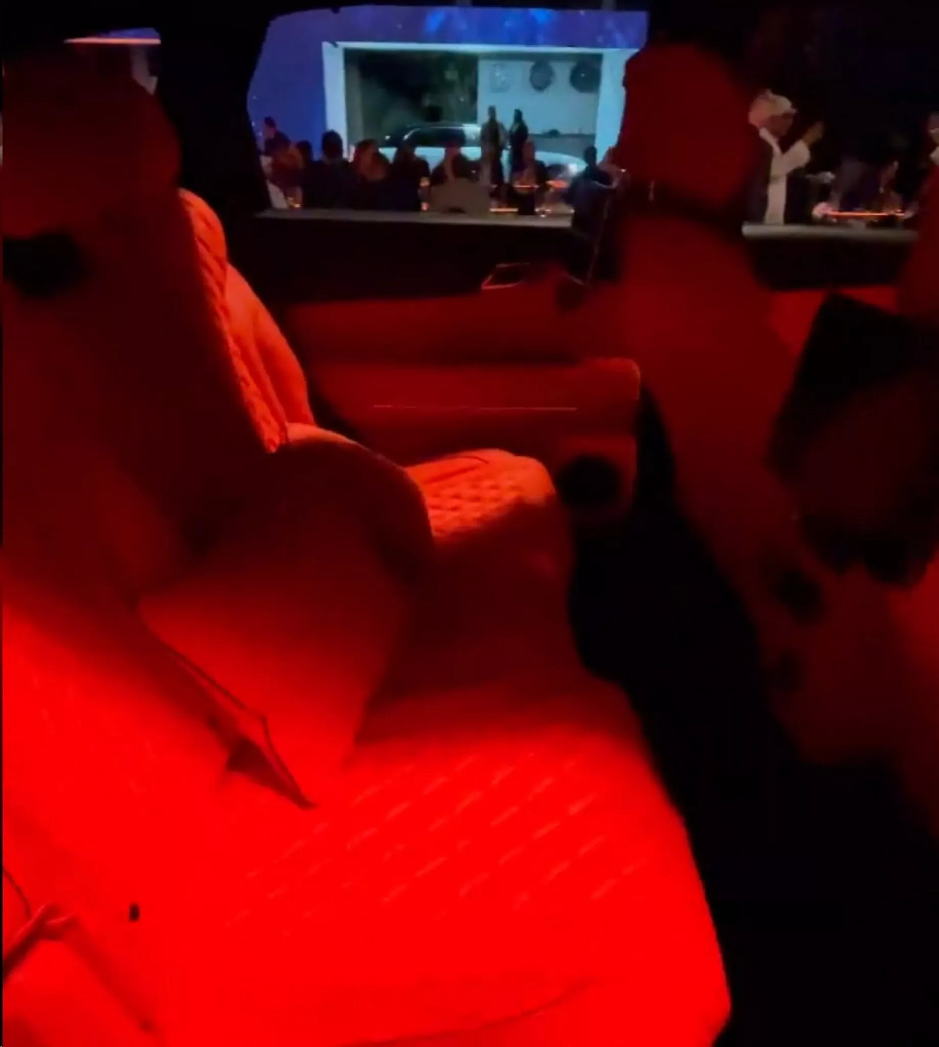 جينيسيس تكشف عن إصدار G80 بيرفورمانس رياضي، وإصدار GV80 Twilight الأكثر فخامة وحصرية في دبي جينيسيس تكشف عن إصدار G80 بيرفورمانس رياضي، وإصدار GV80 Twilight الأكثر فخامة وحصرية في دبي 4