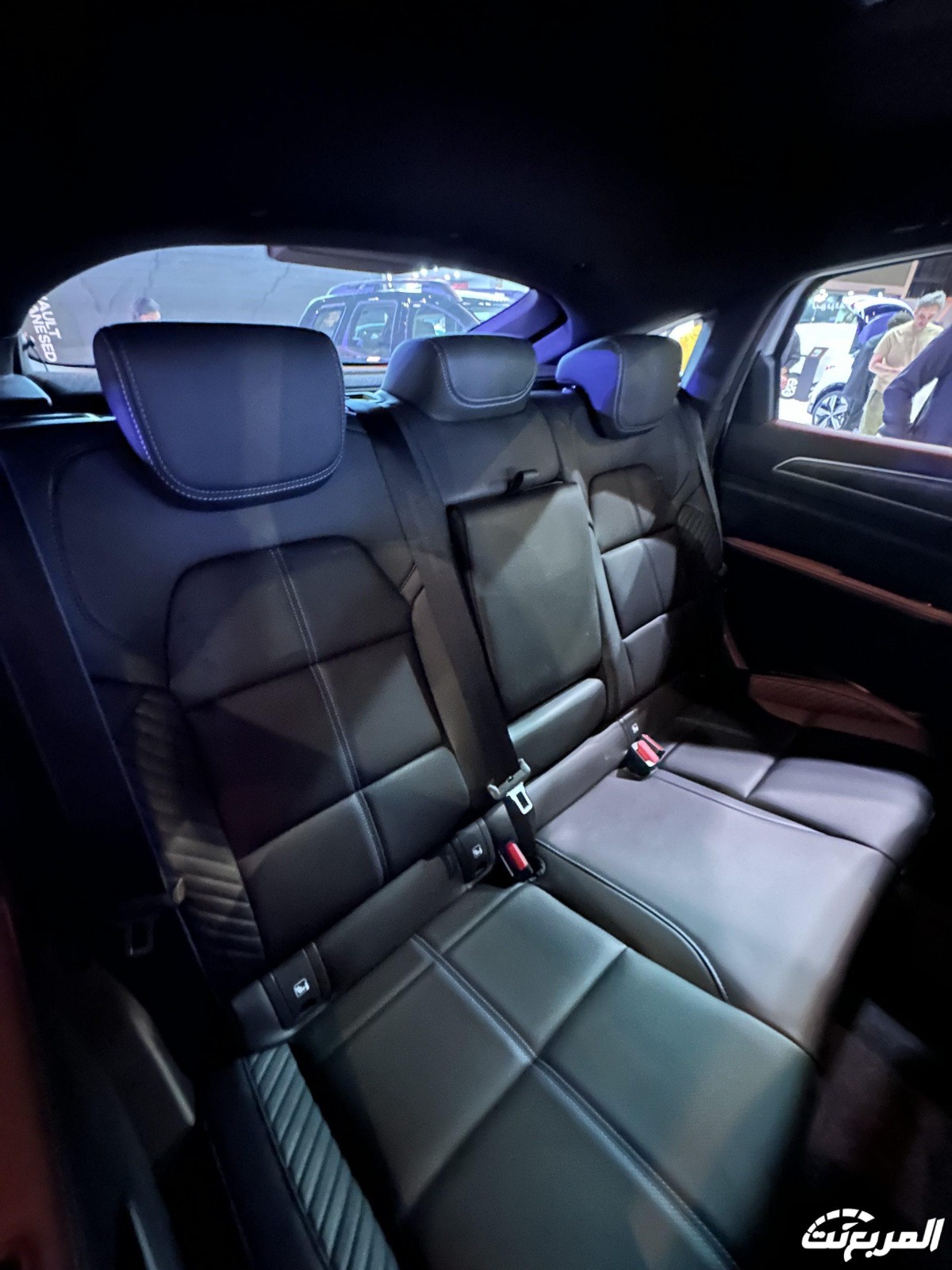 رينو أركانا 2024 اس يو في كوبيه قادمة للمنافسة بمزايا قوية في سوق مزدحم رينو أركانا المقاعد الخلفية