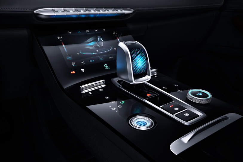 شيري تيجو 8 برو ماكس وجولة على ابرز مواصفاتها ومزاياها في السعودية شيري تيجو 8 برو ماكس الكونسول الوسطي