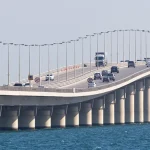"مؤسسة جسر الملك فهد" توضح شروط عبور المركبة للجسر 70