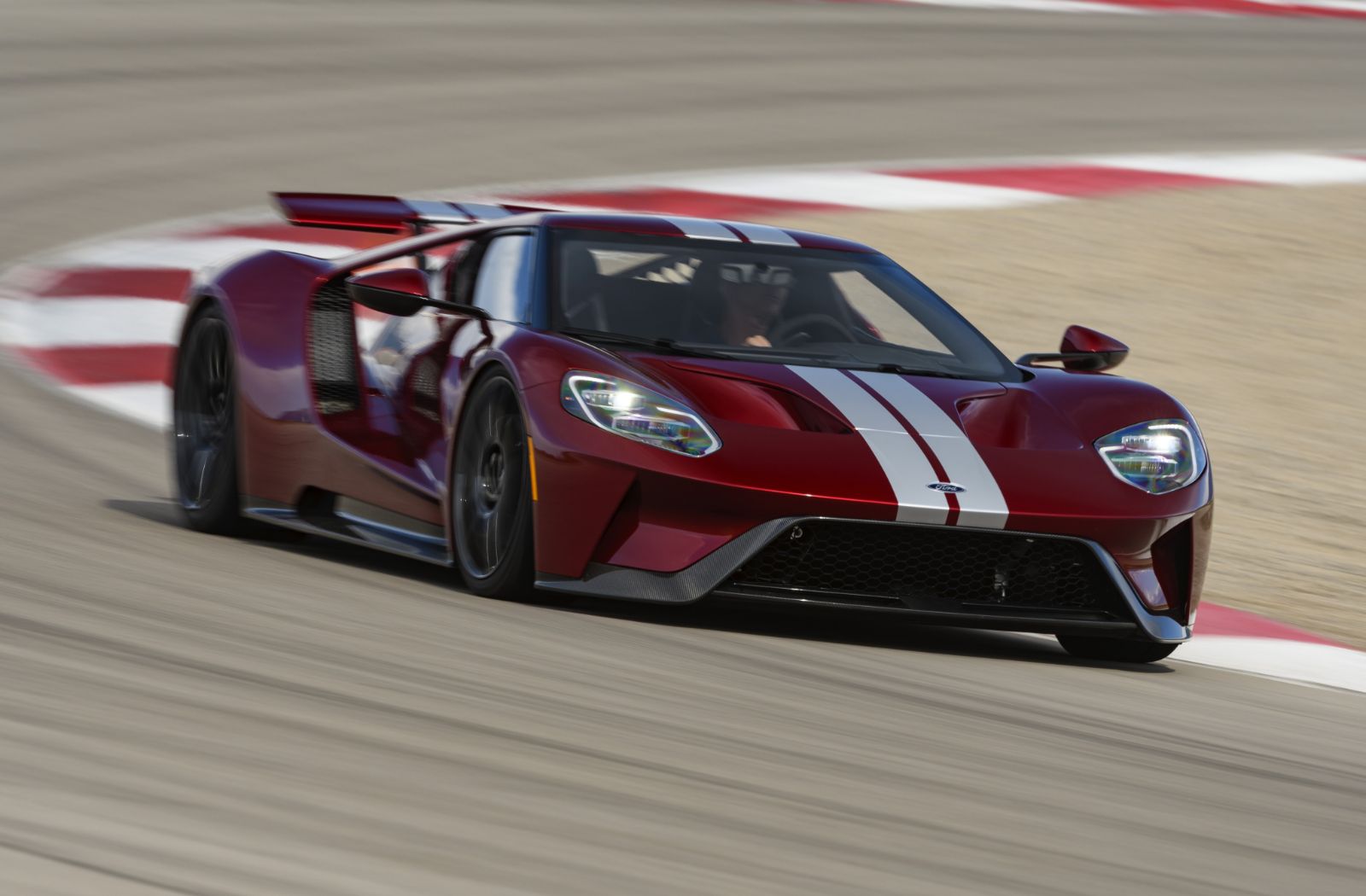 تعرف على 5 من أفضل محركات V6 التي تم وضعها في السيارات الإنتاجية تعرف على 5 من أفضل محركات V6 التي تم وضعها في السيارات الإنتاجية 4