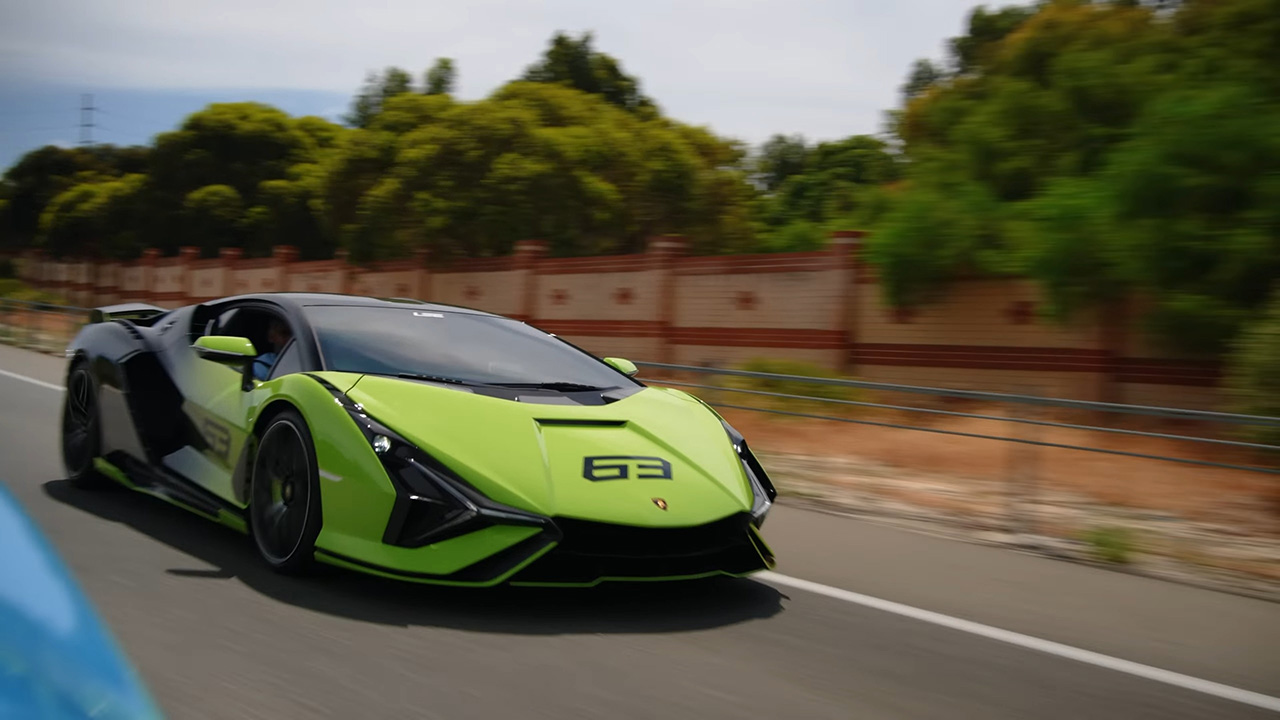 ملياردير أسترالي للألعاب يمتلك واحدة من أكثر مجموعات السيارات تميزاً في العالم بقيمة تتجاوز 100 مليون دولار ملياردير أسترالي للألعاب يمتلك واحدة من أكثر مجموعات السيارات تميزاً في العالم بقيمة تتجاوز 100 مليون دولار 12